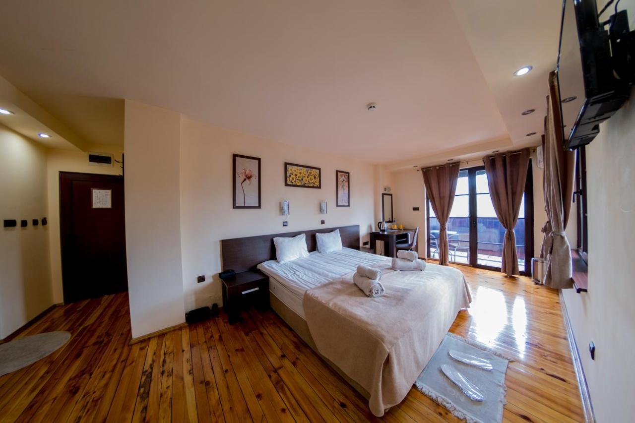 The Hill Hotel เวลีคอเทอร์โนโว ภายนอก รูปภาพ